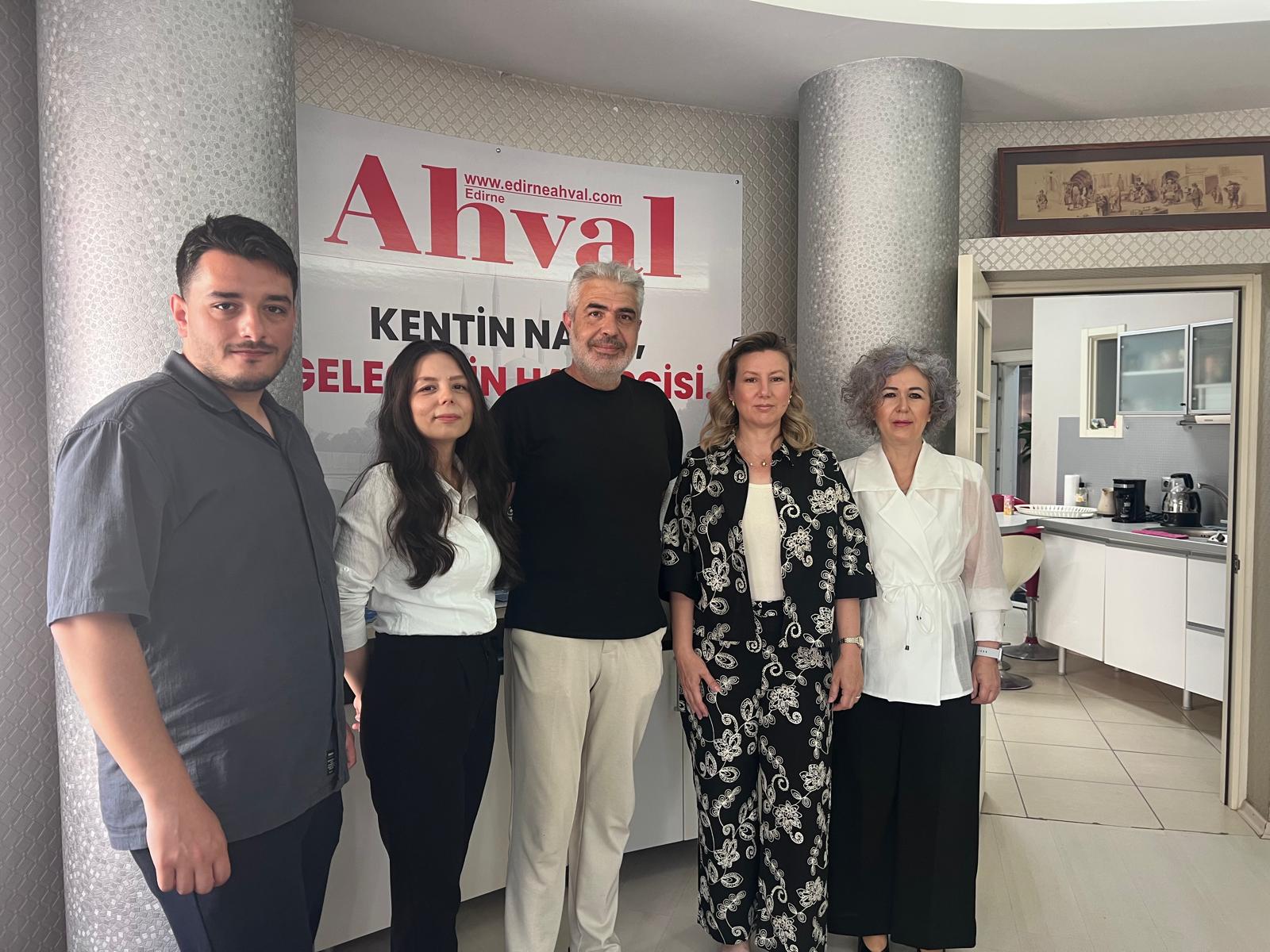 Edirne’de ilkeli, doğru ve objektif habercilik anlayışıyla kentin nabzını tutan, yerel basının güçlü sesi edirneahval.com internet haber sitesi, yayın hayatındaki 10’uncu yılını gururla kutladı.